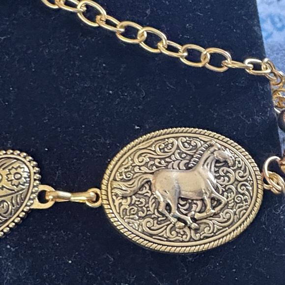 Horse and Hearts Medallion Chain Belt - Picture 2 of 5